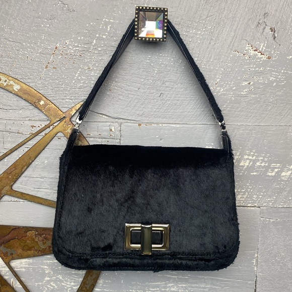 Gucci Handbags - Absolutely adorable Authentic Gucci mini bag